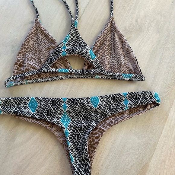 ACACIA - Picture 4 of 4